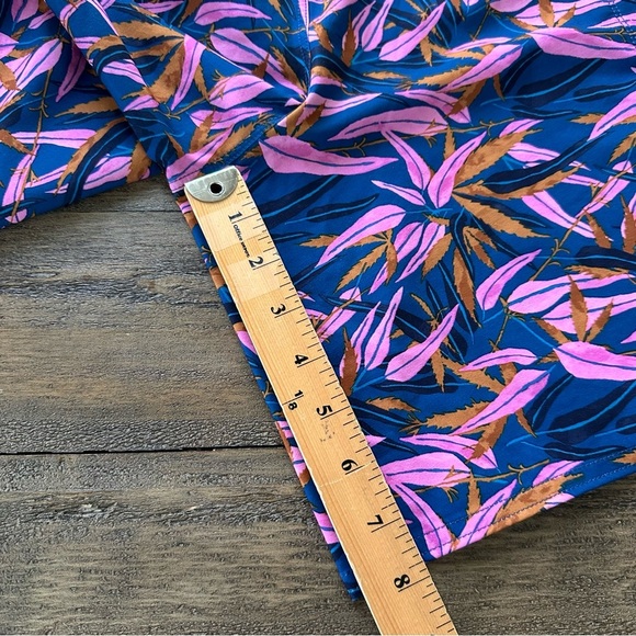 Patagonia Womens size 14 Stretch Hydropeak Boardshorts Swimwear Floral Blue - Picture 6 of 10